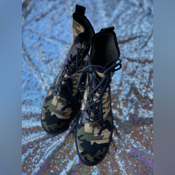 Alexis Bendel camo ankle combat boots - Picture 2 of 8